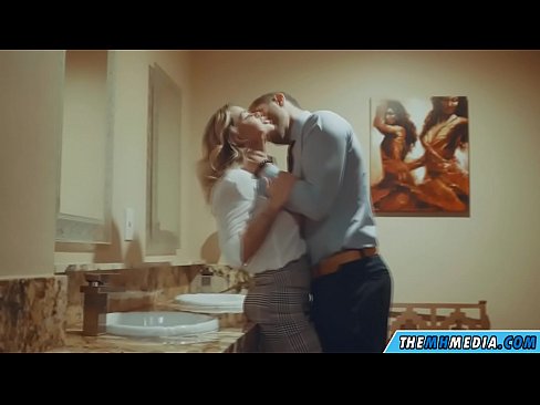 ❤️ Kur një bjonde me bukë ju josh në një banjë publike Porno e vështirë në sq.quizfarmature.ru ❌️❤